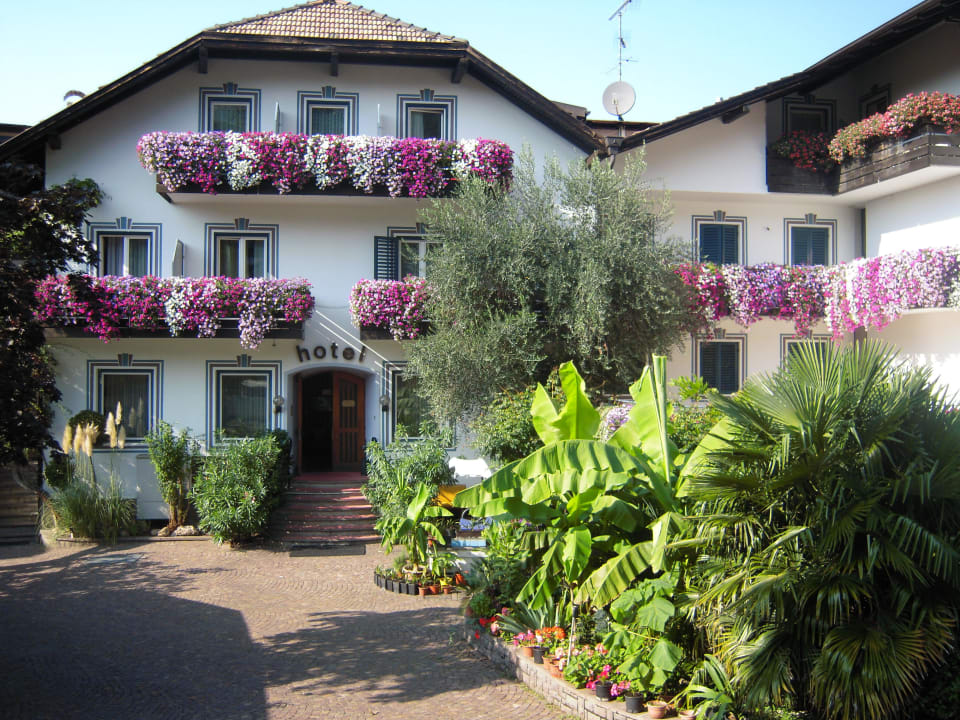 Main building Hotel Markushof