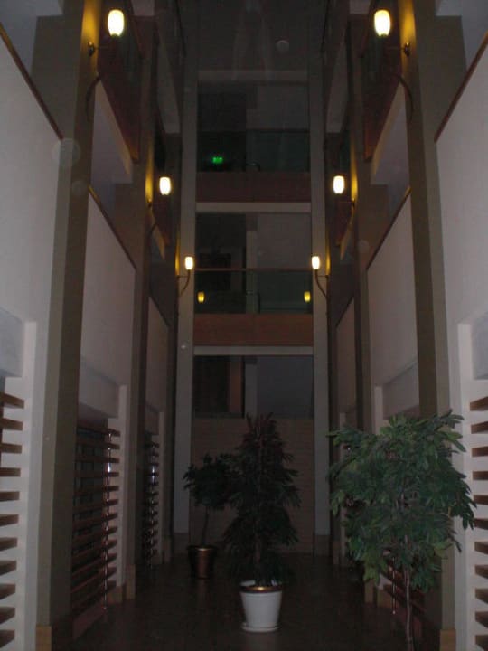 Innenansicht Nebengebäude Trendy Palm Beach (Adults Only, 16+)