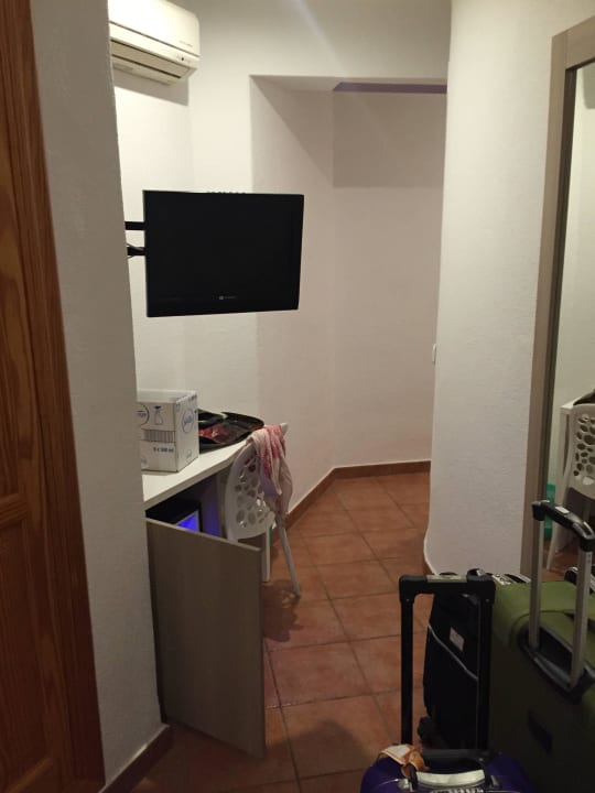 Tv und Minibar Hotel Adelino