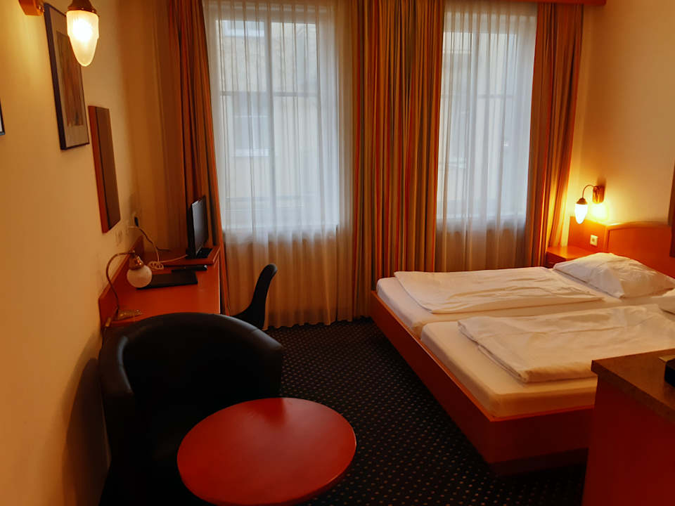 Zimmer Suite Hotel 900 m zur Oper