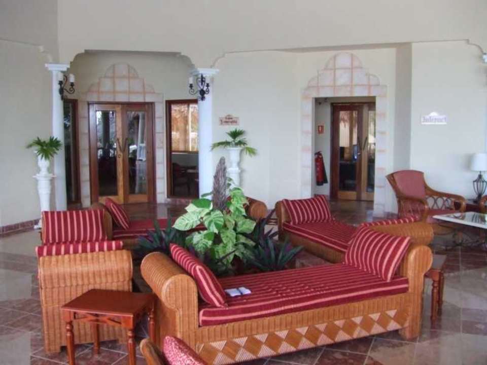 Royal Service - Servicio Real Royal Service at Paradisus Río de Oro Resort & Spa