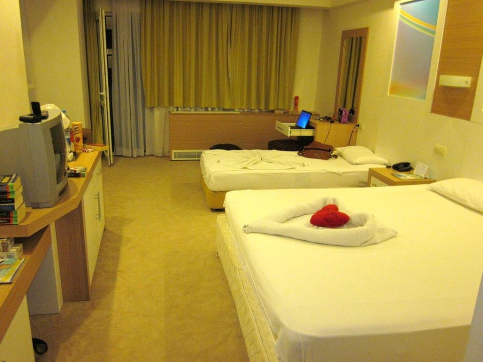 Zimmer im Anex (Nebengebäude) mit Balkon Ladonia Hotels Adakule