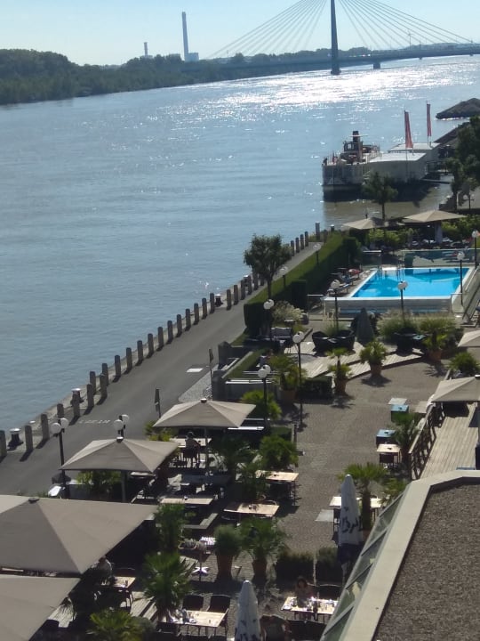 Außenansicht Hilton Vienna Waterfront