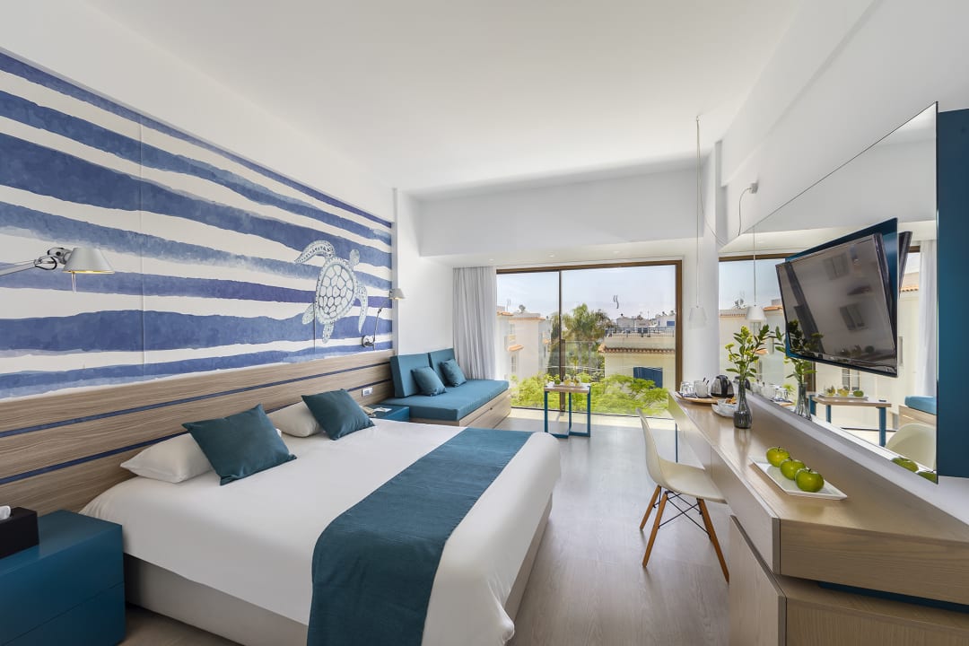 Zimmer Crystal Springs Beach Hotel