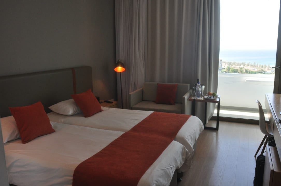 Zimmer Crystal Springs Beach Hotel