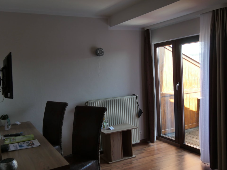 Blick auf die Dachbalkontür vom Zimmer 508 Hotel Rhön Residence