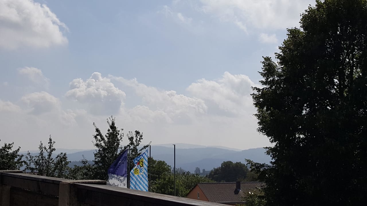 Vom Balkon Blick in die Ferne Landhotel Rosenberger