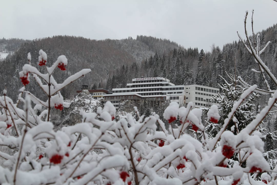 Panorama Sporthotel Semmering im Winter Sporthotel am Semmering