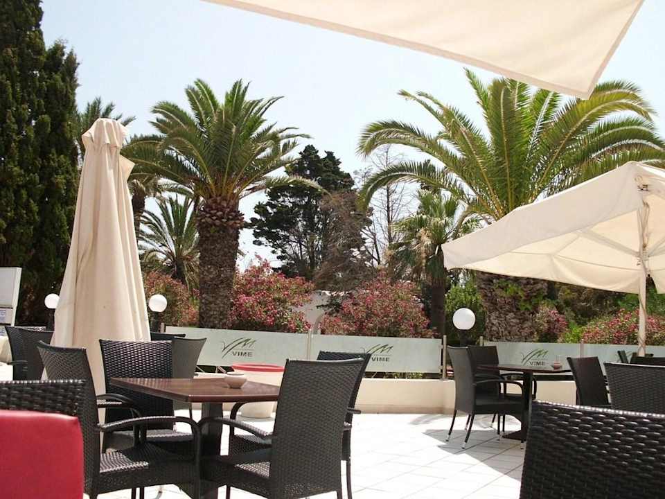 Blick auf die Terrasse   Royal Lido Resort & Spa
