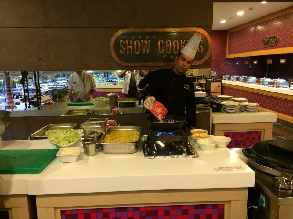 Buffet täglich was anderes Ramada Plaza by Wyndham Antalya