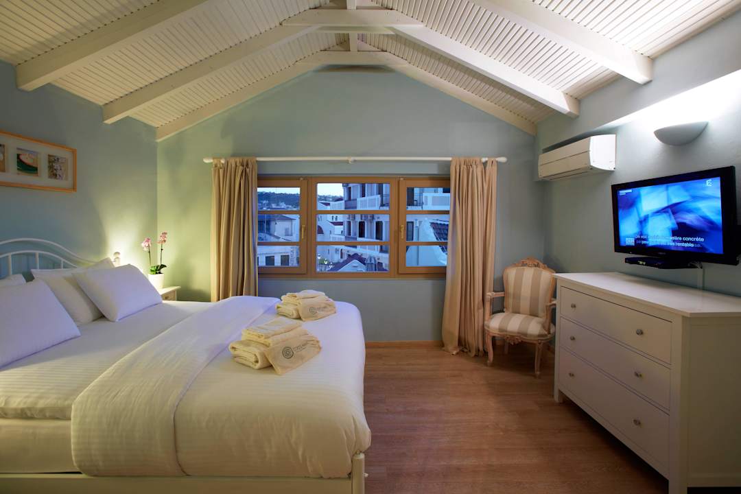 Sea Panorama suite old town view bedroom Casa Maistra Residence