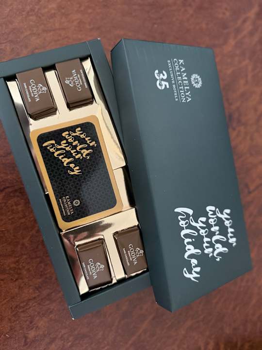 Sonstiges Kamelya Aishen Club