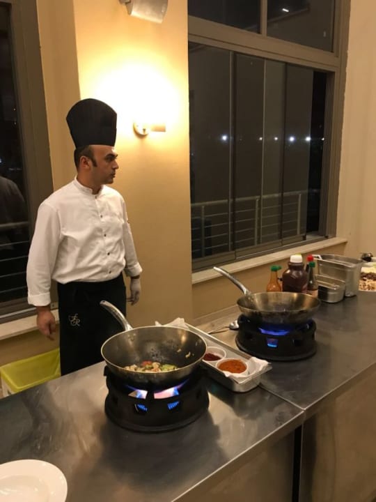 Lecker Wok Station Fame Residence Lara & Spa