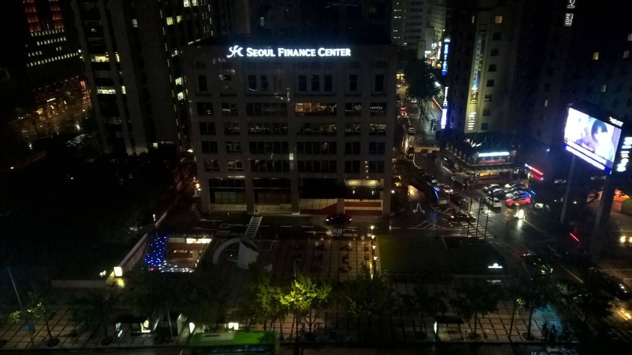 Ausblick aus dem Zimmer (nachts) Koreana Hotel