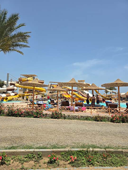 Pool El Karma Aqua Beach Resort