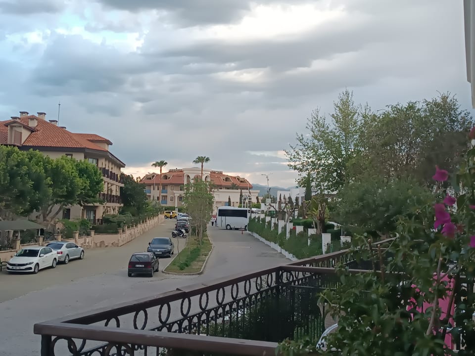 Außenansicht Alba Queen Hotel