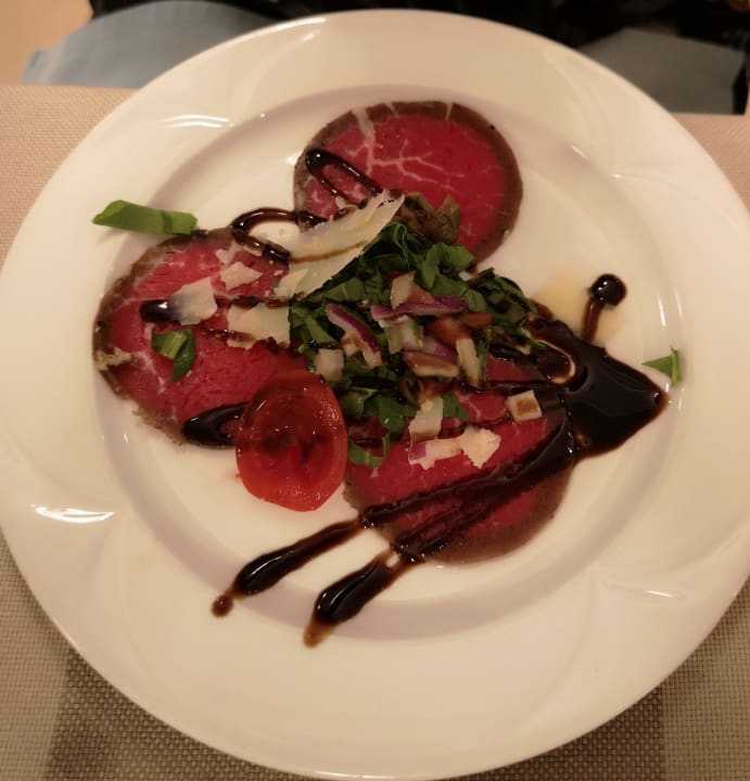 Gastro Bellis Deluxe Hotel