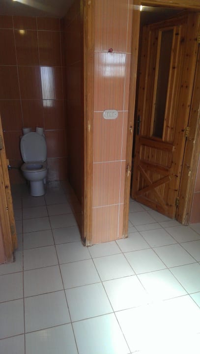 Toiletten am Pool Laguna Beach Marsa Resort