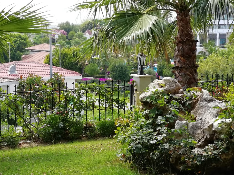 Gartenanlage Alba Queen Hotel