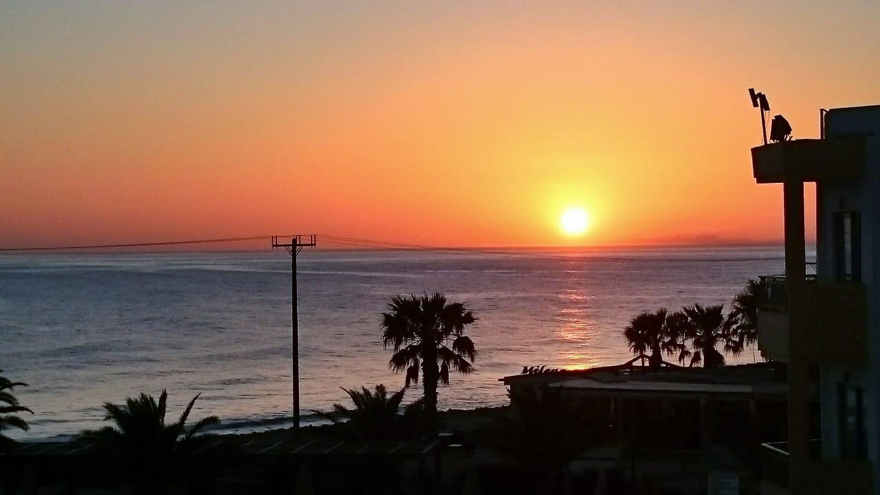 Sonnenaufgang vom Zimmer aus Hotel Aphrodite Beach Club