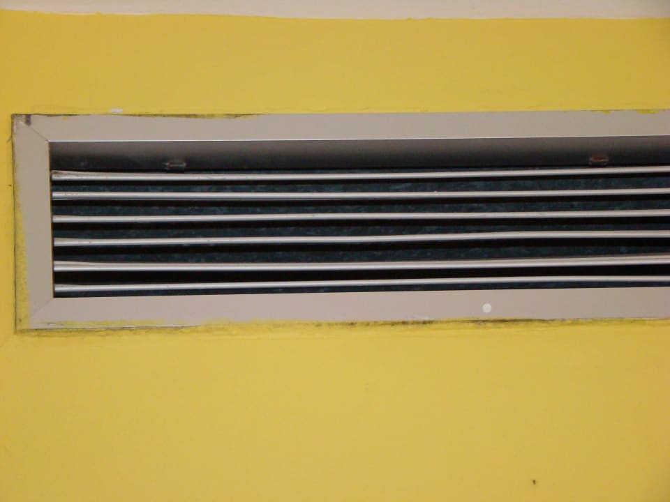 Zagrzybiała i niedziałająca klimatyzacja Caribbean World Monastir