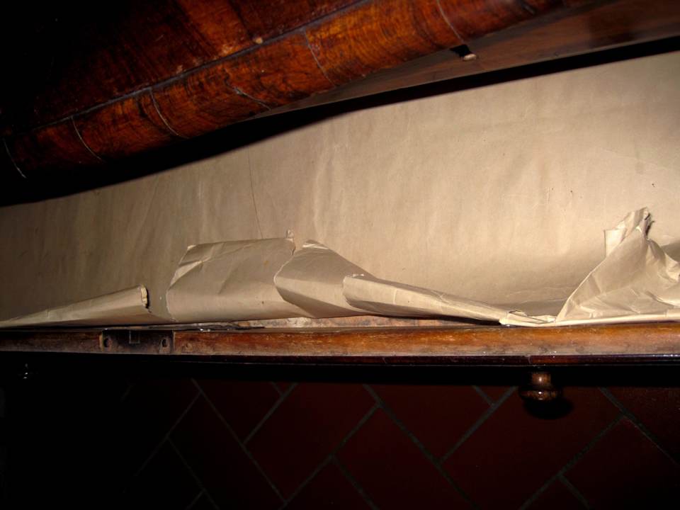 Schublade mit Packpapier Appartamento Falegnameria