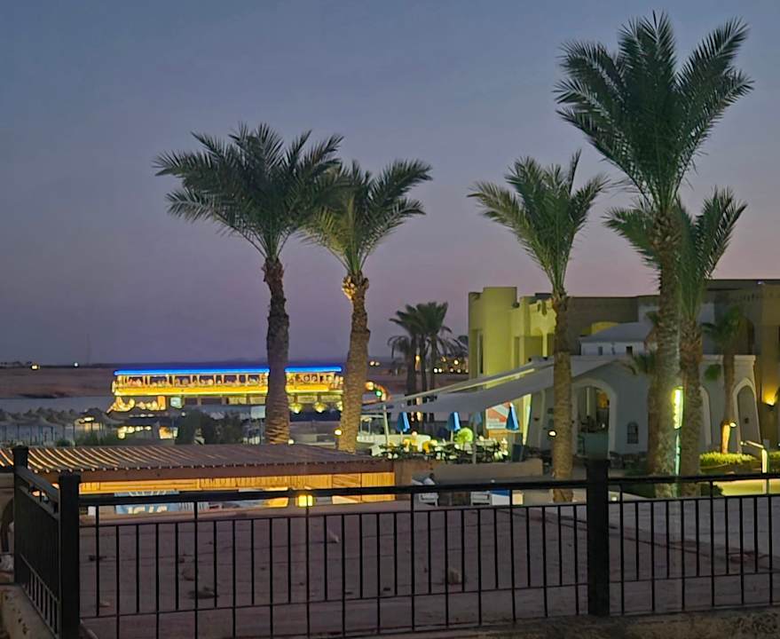 Außenansicht Pickalbatros Palace Hotel-Port Ghalib