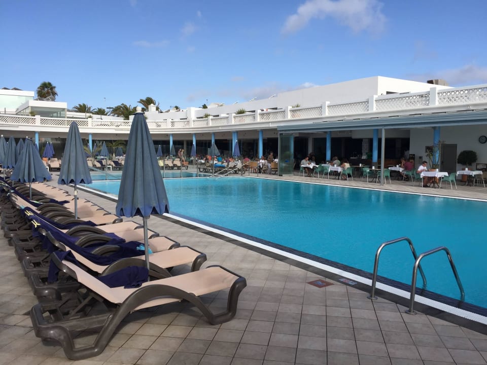 Pool am morgen ...  Hotel Las Costas