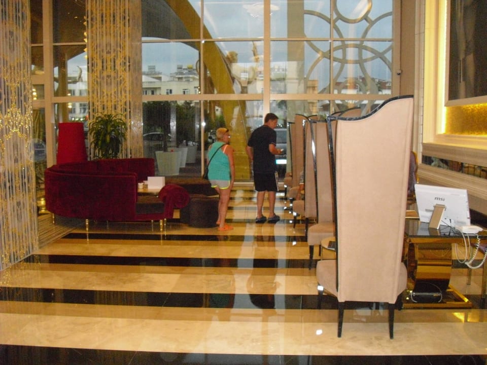 Lobby Azura Deluxe Resort & Spa Hotel