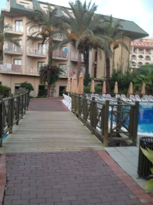 Weg zu den anderen Zimmern Hotel Novum Garden Side