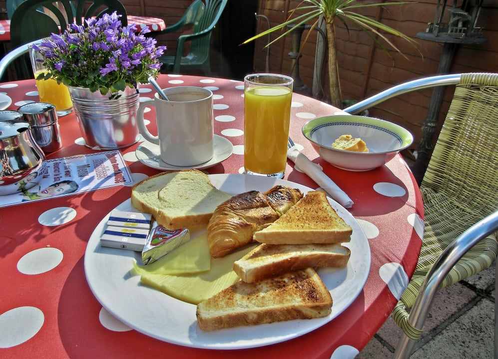 Auswahl: Kontinentales Frühstück Charlotte Guest House