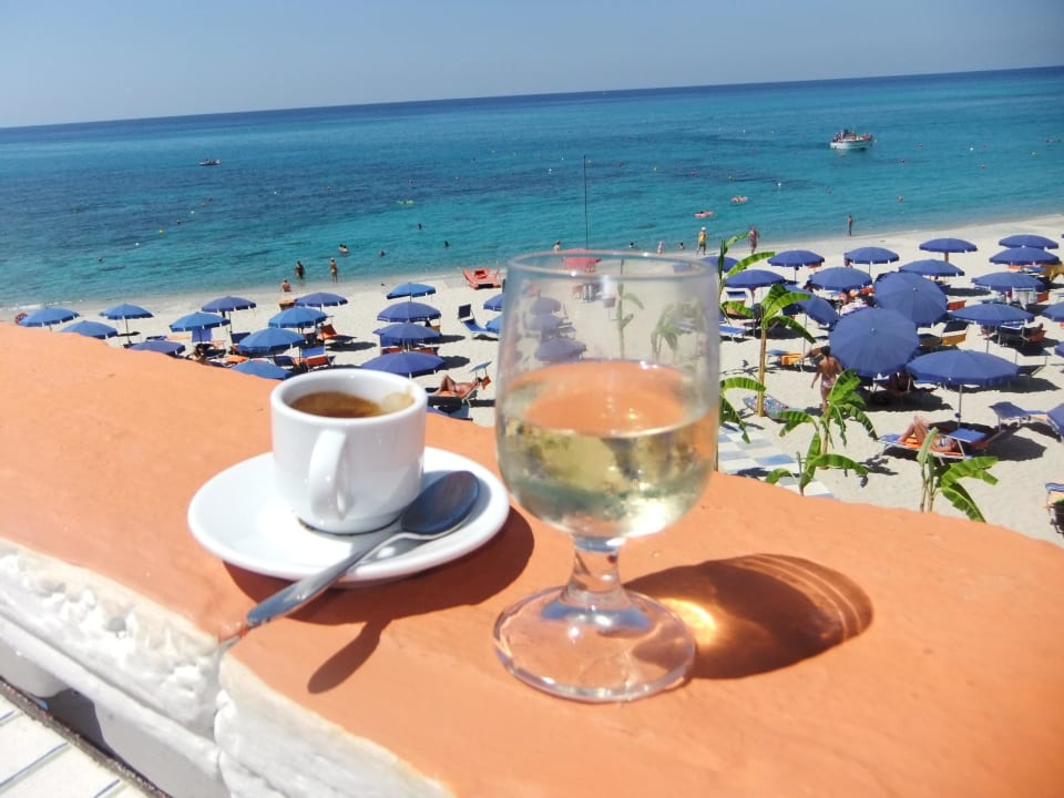 La Dolce Vita an der Strandbar Aldiana Club Rocca Nettuno Calabria