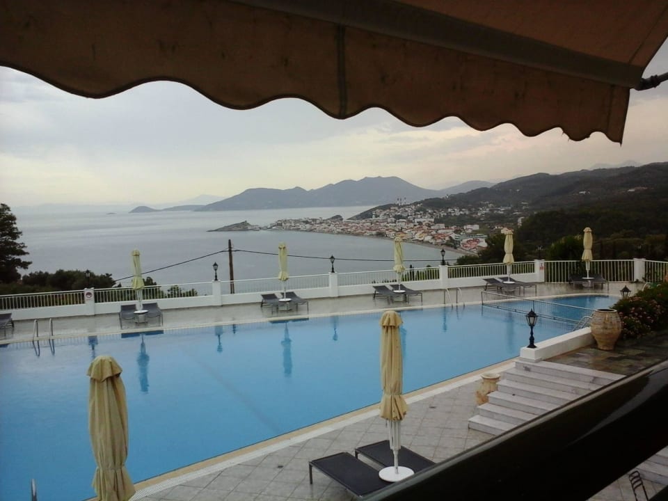 Der Blick auf Kokkari vom Frühstücksraum aus Hotel Kalidon Panorama