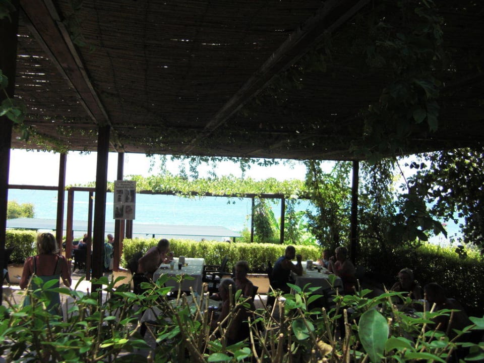 Blick von der Strandbar aufs Meer Can Garden Resort