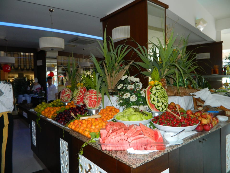 Fünf verschiedene Sorten Obst, nicht Alltag. My Home Resort