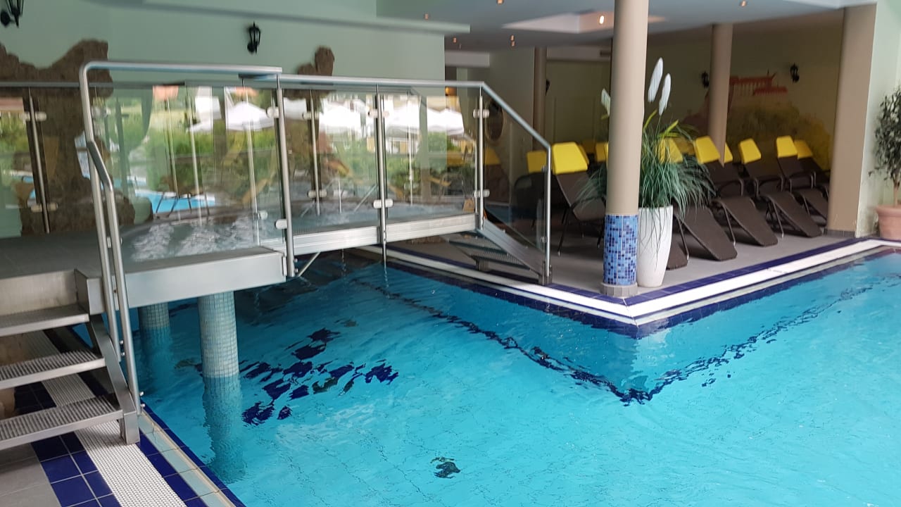 Pool Schlössl Hotel Kindl