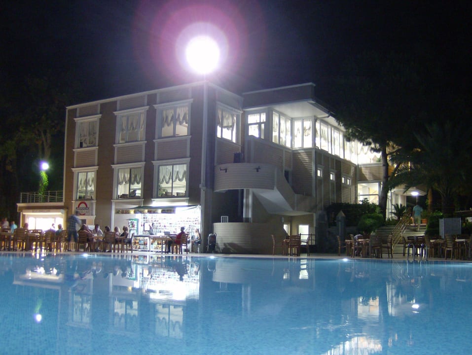 Die Rezeptionsgebäude mit Speisesaal.. Club Sidelya Hotel