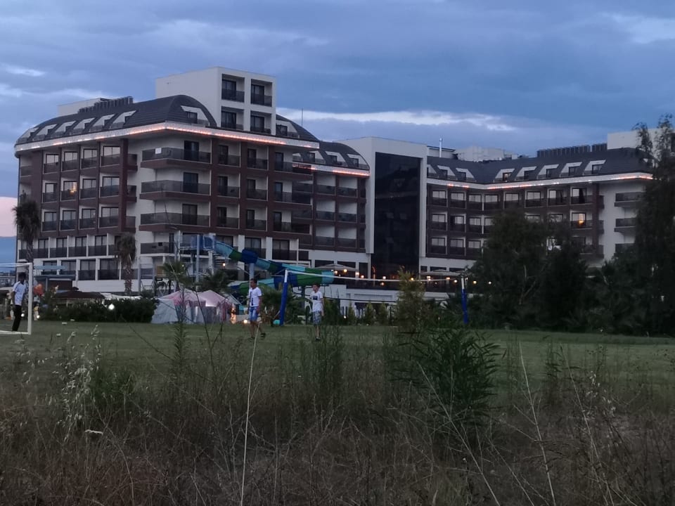 Hotel ist nicht so groß aber schön.  Glamour Resort & Spa