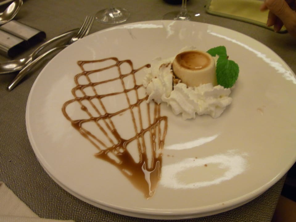Ganz leckeres Dessert  Hotel Kristal Palace - TonelliHotels