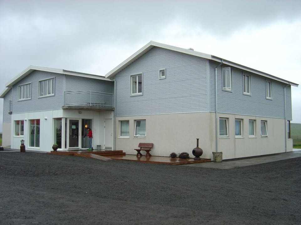 Außenansicht vom Hof her Hotel Gauksmyri