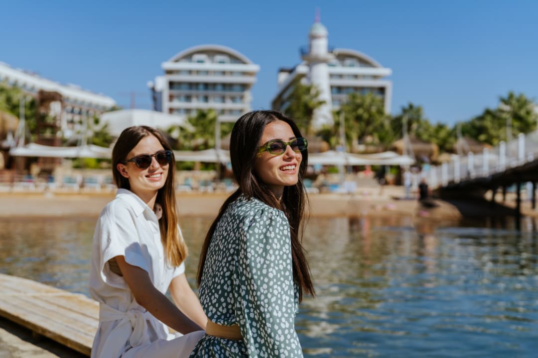 Strand Adenya Hotel & Resort