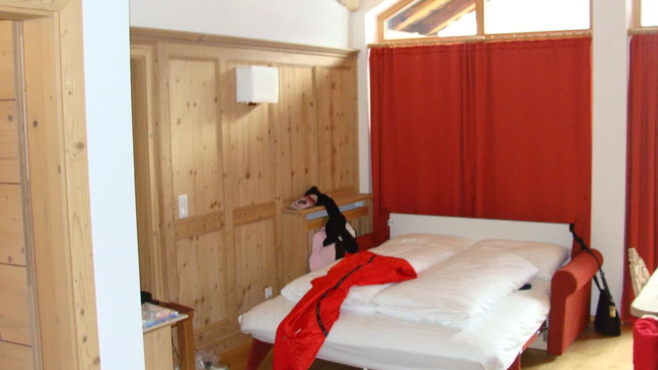 Wohn - Ess Bereich mit ausziehbarer Couch Aparthotel Naturresort Senningerhof