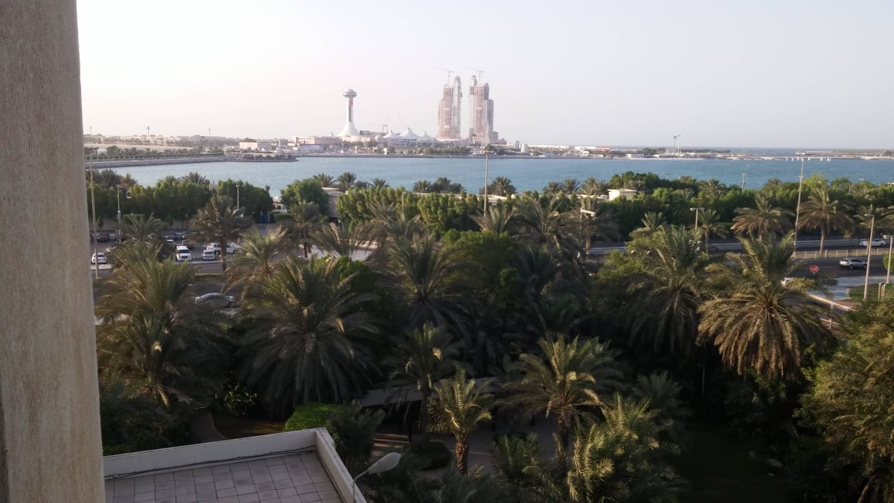 Blick aus dem Zimmer  Radisson Blu Hotel & Resort Abu Dhabi Corniche
