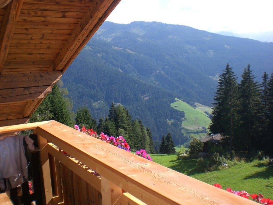 Ausblick vom Balkon. Frieden DAS Alpine Panorama  Hotel