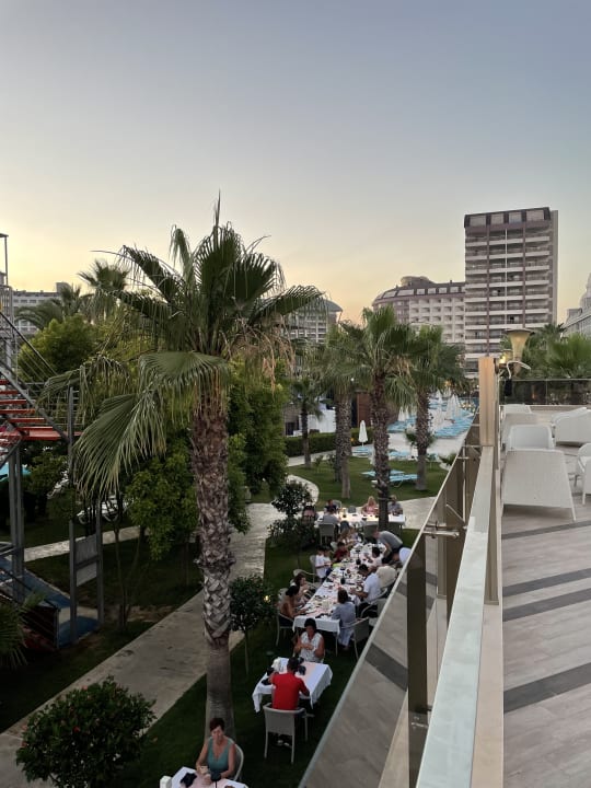 Gastro Saturn Palace Resort Hotel