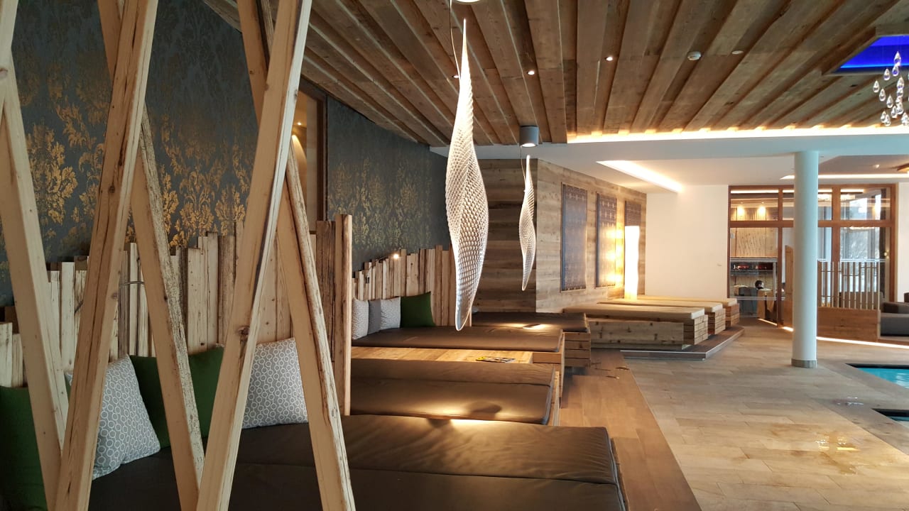 Pool-/Ruhebereich  Parkhotel Holzerhof