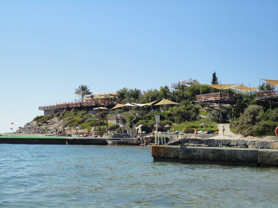 Ausblick vom Strand auf Aqua Park Hotel Pine Bay Holiday Resort