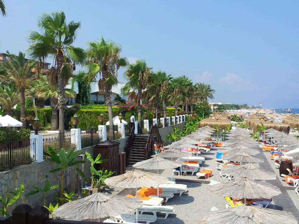 Strand Emelda Sun Club
