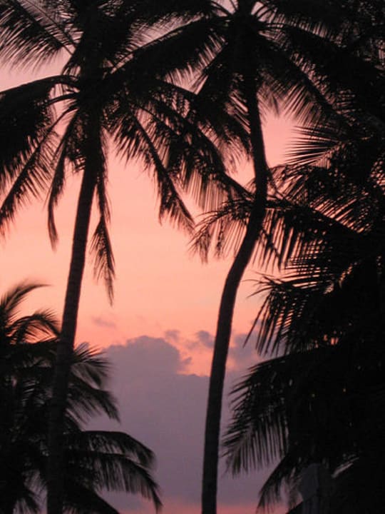 Sunset Veligandu Maldives Resort Island