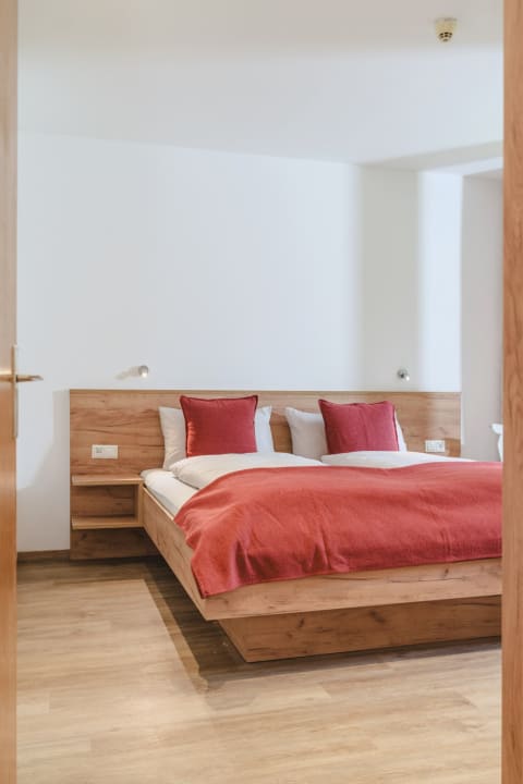 Zimmer ALPINE Appartement 208 by globboard